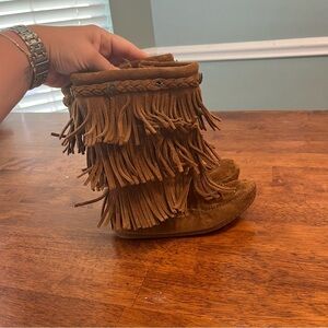 Minnetonka brown fringe 3 layer calf boots size 2